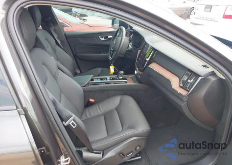 2024 Volvo Xc60 B5 Plus Dark Theme from USA, damaged, VIN YV4L12RL1R1903975